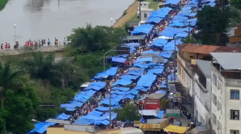 Comerciantes da Feira da Pechincha devem se cadastrar até quinta-feira para regularização junto à PJF