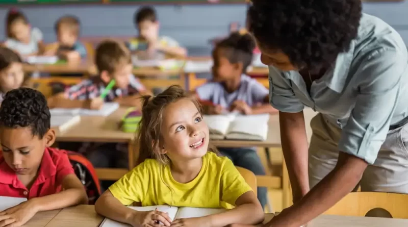 Governo de Minas nomeia mil novos professores para educação básica