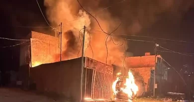 Incêndio em lote de materiais recicláveis mobiliza bombeiros em BH