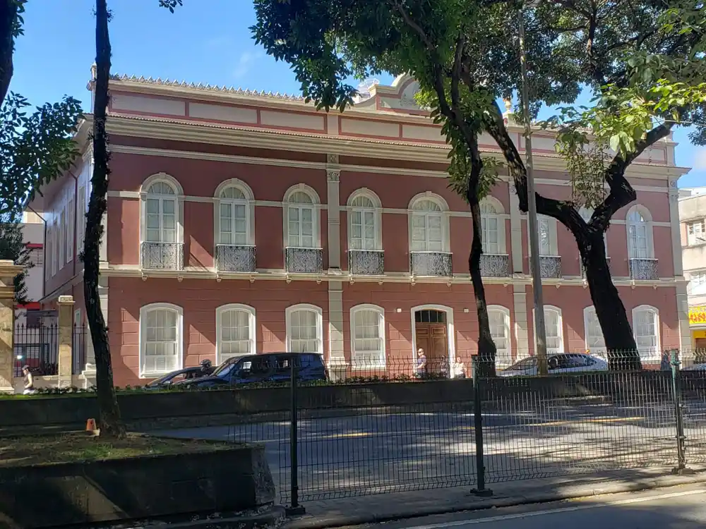 Professores da rede estadual fazem uma paralisação total de suas atividades nesta quarta-feira, 7 de junho