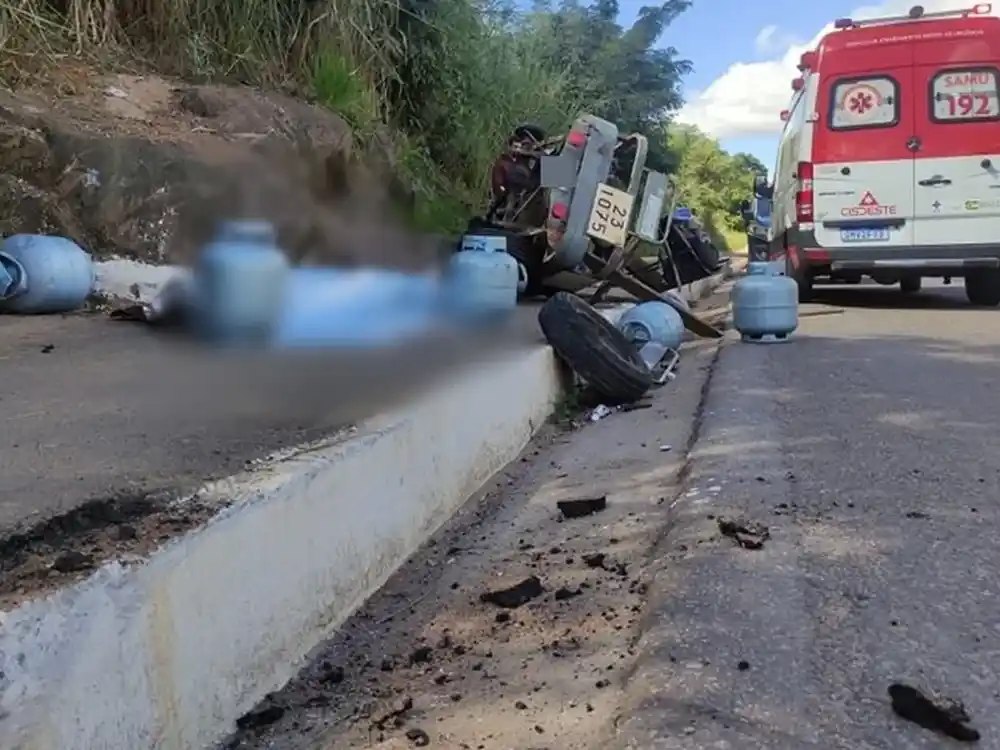 Trágico acidente na BR-356 causa a morte de um entregador